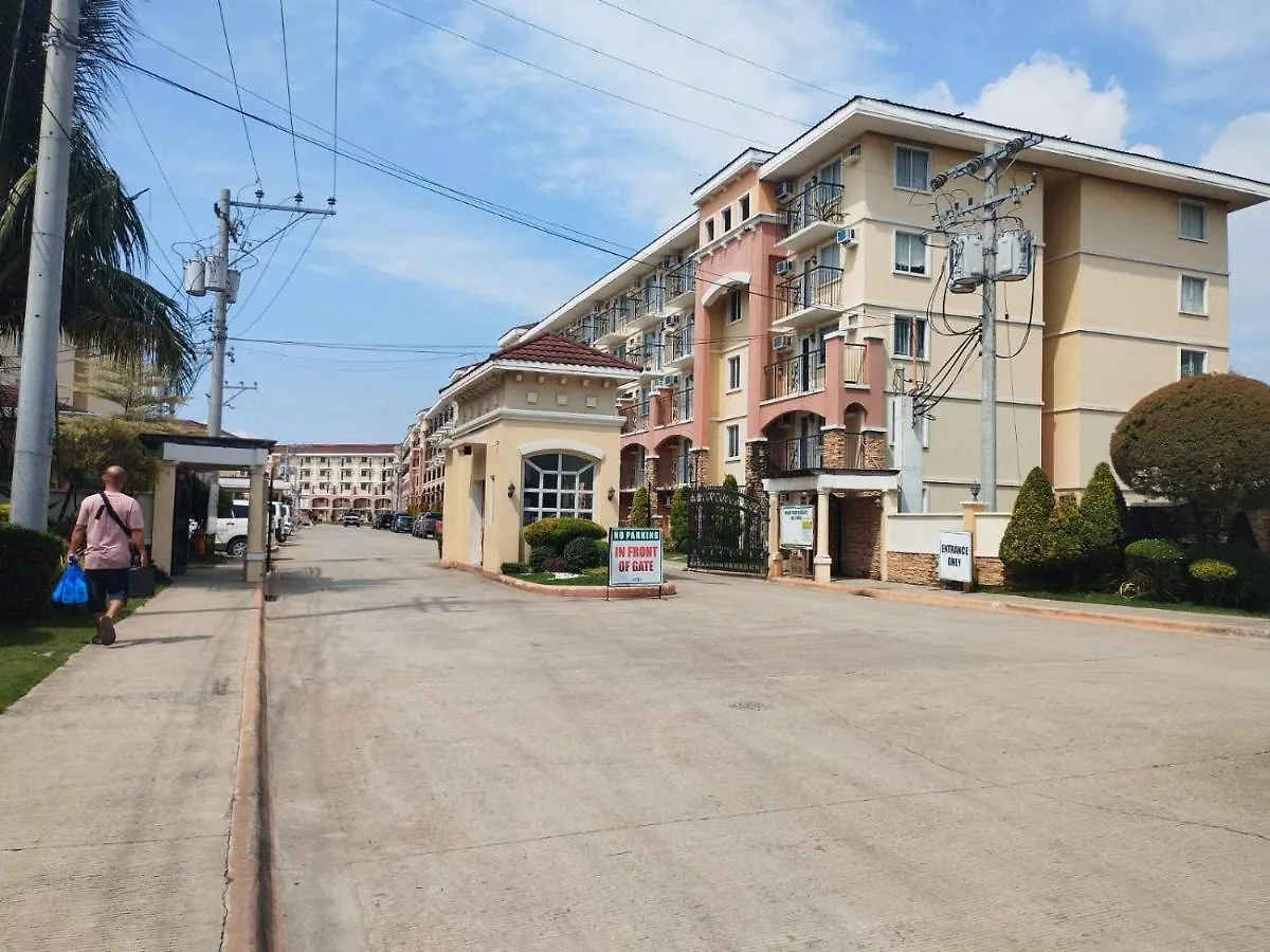 Cozy Apartment Arezzo Place Davao - Building 10 フィリピン